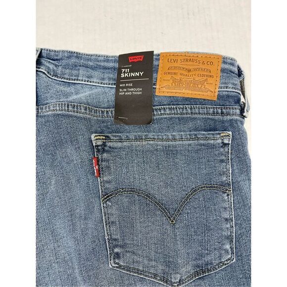 Levis premium 711 Skinny Jeans Women's Size 32 x 32 Soft Stretch Blue Denim Mid - Picture 13 of 13